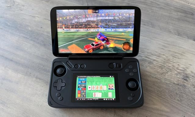 Ayaneo Flip DS gaming handheld