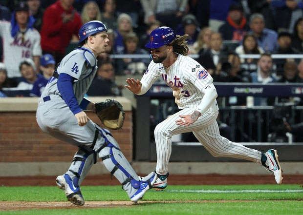 Jesse Winker Scores Against the Dodgers