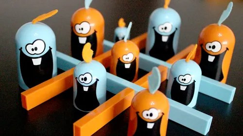 Gobblet Gobblers tic-tac-toe variation