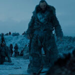 Wun Weg Wun Dar Wun in Game of Thrones, imposing figure and size, next to Jon Snow.