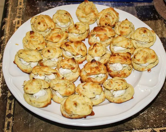 Highgarden Lemoncakes with goat cheese, lavender, and herbs de provence inspired by Game of Thrones and the Song of Ice and Fire series by George R.R. Martin. Recipe by The Gluttonous Geek.