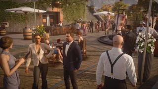 Hitman 3, rewards players for keeping Agent 47 in sight