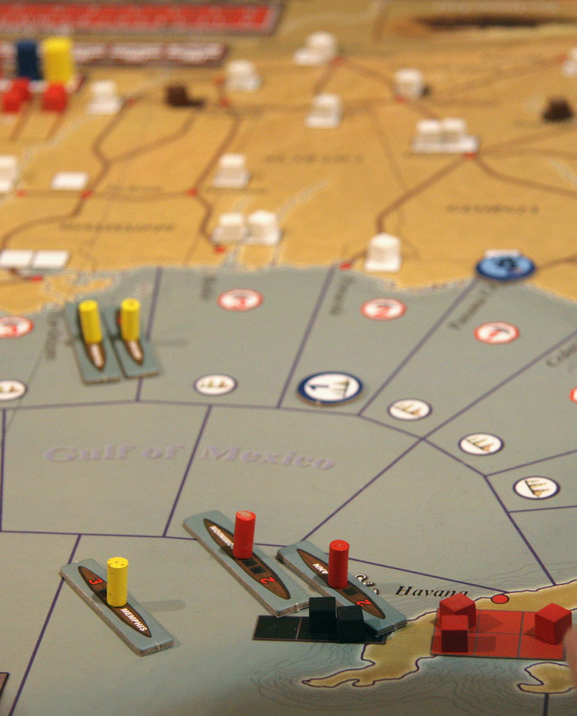 Three runners ready to load in Havana. Image by Daniel Danzer, via BoardGameGeek.