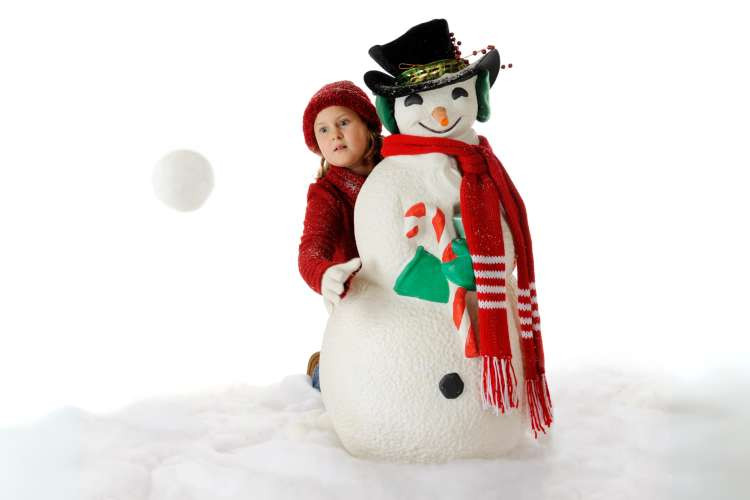 Snowball toss