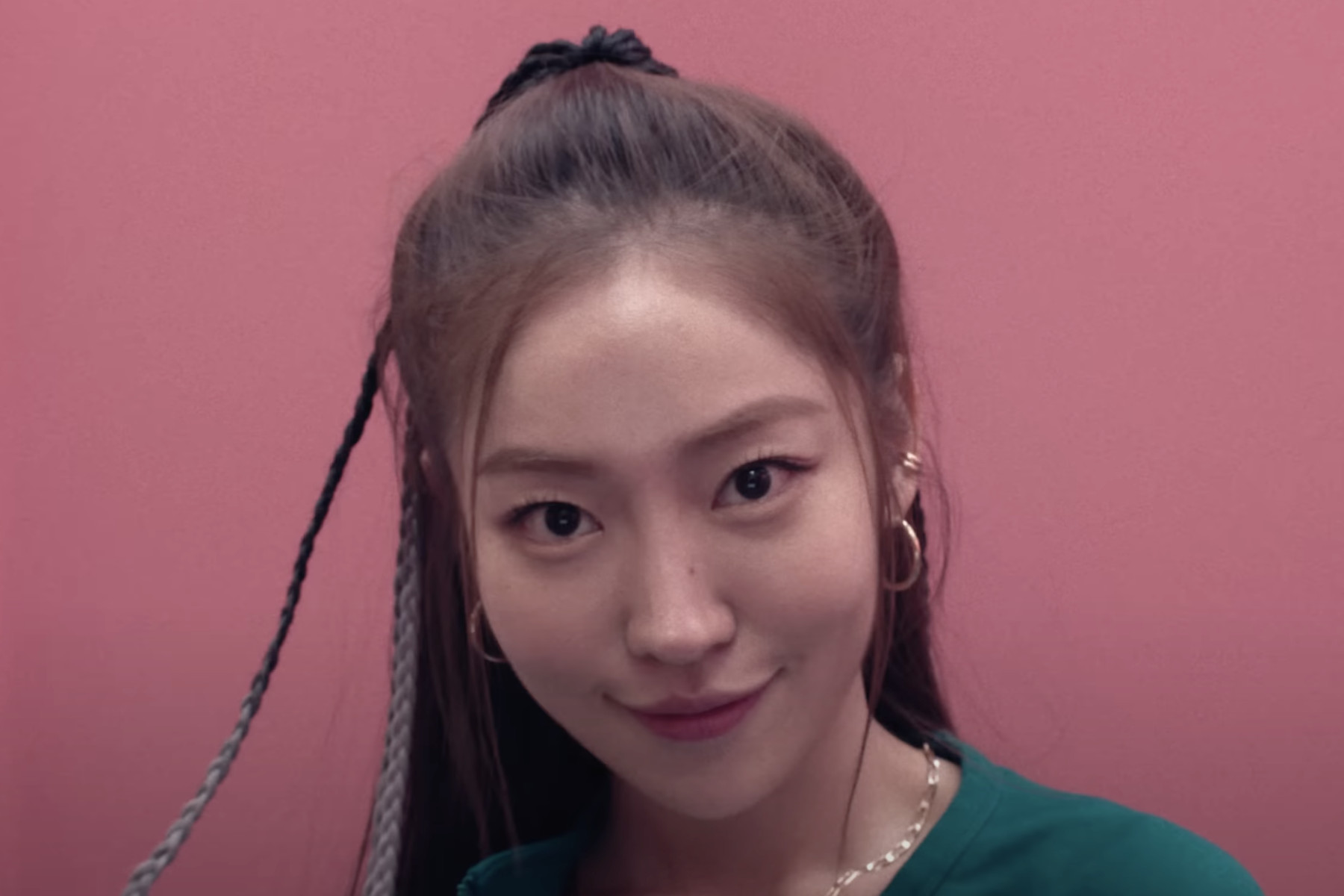 Yang Dong-geun as Park Yong-sik, Kang Ae-sim as Jang Geum-ja in Squid Game S2