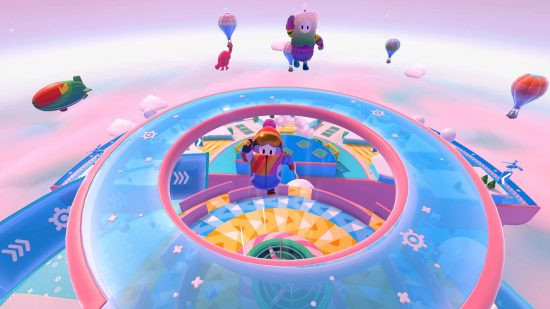 The infamous beans of Fall Guys are dressed in winter outfits completing a map challenge